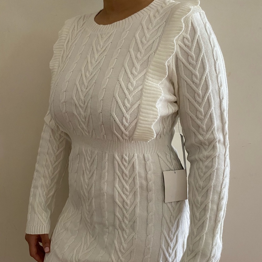 Fall knit dress in white